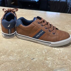 Youth Nautica shoe